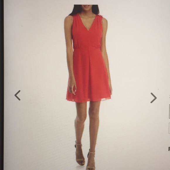 Vince Camuto Dresses & Skirts - 💝 VINCE CAMUTO CHIFFON DRESS